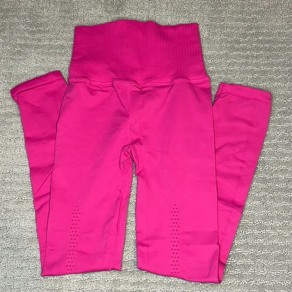 FREE PEOPLE | NWOT High-Rise 7/8 Length Good Karma Leggings in Azalea - Picture 5 of 5